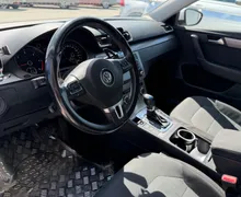 Notranja slika - Volkswagen Passat Variant - 2.0 TDI-DSG-BI-XENON-LED-PDC-F1-TEMPOMAT... - 7 - Predogledna slika