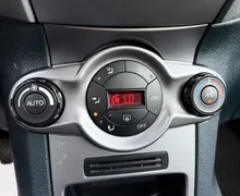 Notranja slika - Ford Fiesta - Ambiente 1,25 16V - 17 - Predogledna slika