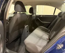 Notranja slika - VW Jetta - 1.6 TDI-TEMPOMAT-LIMO-PDC-SERVISNA-KNJ-ODLIČNA - 12 - Predogledna slika