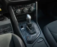 Notranja slika - Volkswagen Tiguan - 2,0 TDI BMT R-Line Edition DSG - 13 - Predogledna slika