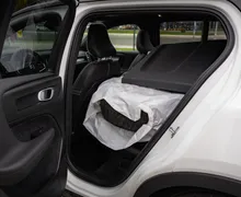 Notranja slika - Volvo XC40 - T4 AWD R-Design Avt. - 7 - Predogledna slika