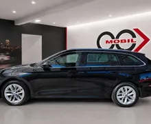 Notranja slika - Škoda Octavia - Combi 2.0 TDI Style DSG- LED.DCC.kamera.HUD.memory - 8 - Predogledna slika