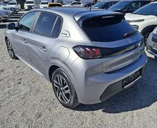 Zunanja slika - Peugeot 208 - 1.2 75km - samo 30.099 prevoženih kilometrov - 4 - Predogledna slika