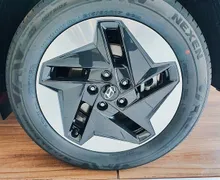 Zunanja slika - Hyundai Kona - EV 48.4kWh PREMIUM-AKT.T-TOPL.ČR-AMBIENT-LED-VIDEO - 4 - Predogledna slika