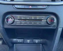 Notranja slika - KIA Ceed - 1.0 T-GDI LX Champion ISG - 19 - Predogledna slika