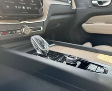 Notranja slika - Volvo XC60 - T6 AWD Recharge Twin Engine Plus Dark Avt. - 20 - Predogledna slika