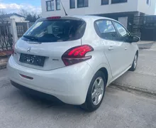 Zunanja slika - Peugeot 208 - 1.2 PureTech 82 ALLURE biserno bele barve - 7 - Predogledna slika