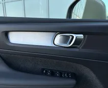 Notranja slika - Volvo XC40 - B3 P Core AT DCT 3 leta garancije + 3 servisi... - 13 - Predogledna slika