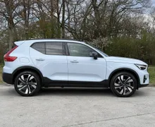 Zunanja slika - Volvo XC40 - B4 P Ultra Dark Avt. - 1 - Predogledna slika