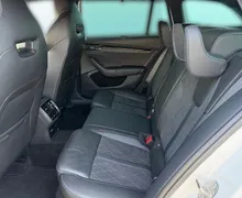Notranja slika - Škoda Octavia - Combi 2.0 TDI RS DSG-Vl. kljuka-Mrtvi kot-Webasto - 11 - Predogledna slika
