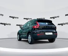 Notranja slika - Volvo XC40 - T3 Momentum Avt - 7 - Predogledna slika