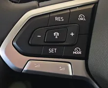 Zunanja slika - Volkswagen T-Roc - 1.5 eTSI Life DSG 110  150  ||OGROMNO OPREME||... - 20 - Predogledna slika