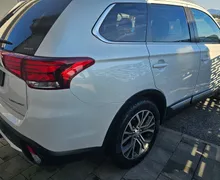 Zunanja slika - Mitsubishi Outlander - 2.2 DI-D 4WD INTENSE+4VT-.KLJUKA- LED-NAVI-PERLA B - 4 - Predogledna slika