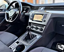 Notranja slika - Volkswagen Passat - 1.6 TDI•LIMO•NAVI•PDC•ODLIČEN... - 12 - Predogledna slika