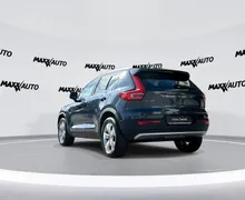 Notranja slika - Volvo XC40 - T3 Momentum Pro Avt. - 7 - Predogledna slika