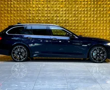 Notranja slika - BMW serija 5 Touring: - 530d xDrive AUT.-HLAJENJE-MEMORY-SENCNIKI - 11 - Predogledna slika
