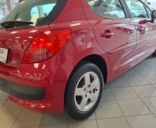 Zunanja slika - Peugeot 207 - Premium 1.4 16V-ODLIČEN-HITRI KREDIT- - 4 - Predogledna slika