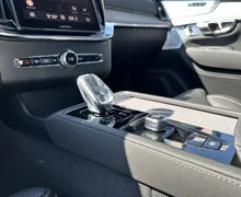 Notranja slika - Volvo XC90 - T8 AWD PLUG-IN HYBRID ULTRA DARK – 7 SEDEŽEV - 20 - Predogledna slika