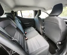 Notranja slika - Dacia Sandero - 1.0-TCE-STEPWAY-1-LASTNIK-1-BARVA-SLO-POREKLO-LED-LUCI-LPG-PLIN-T - 16 - Predogledna slika