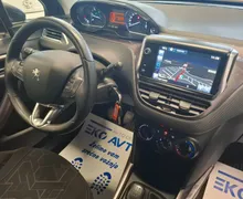 Notranja slika - Peugeot 2008 - Active 1.4 HDi NAVI-PDC-TEMPOMAT-BREZ POLOGA- - 9 - Predogledna slika