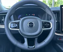 Notranja slika - Volvo XC60 - B5  P  AWD Plus Dark 3 leta garancije + 3 servisi - 14 - Predogledna slika