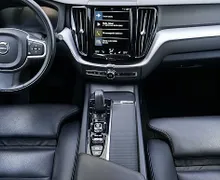 Zunanja slika - Volvo XC60 - B4D AWD AUT Momentum Pro+ACC+KAM.+12.MES.JAMSTVO - 12 - Predogledna slika