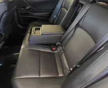 Notranja slika - Lexus ES - 300h Executive Avt.Redno servisiran - 12 - Predogledna slika