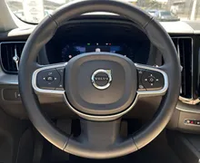 Notranja slika - Volvo XC60 - B5P AWD Core Avt. KAMERA. LED. ACC. BLISS - 14 - Predogledna slika