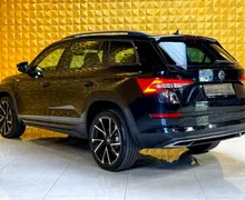 Notranja slika - Škoda Kodiaq - 2.0 TDI AUT. 4X4-Sportline-7 SEDEZEV-GRETJE-KAMERA - 8 - Predogledna slika