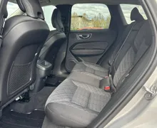 Notranja slika - Volvo XC60 - VOLVO  B5P AWD Core KAMERA-ACC-KEYLESS - 8 - Predogledna slika