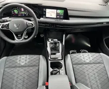 Notranja slika - Volkswagen Golf - 2.0 TDI BMT R-Line-1 LASTNICA-SLO-76000 KM-ODLIČ - 8 - Predogledna slika