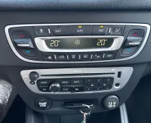 Notranja slika - Renault Megane - Grandtour 1.5 dCi NAVI+TEMPOMAT+PDC... - 12 - Predogledna slika