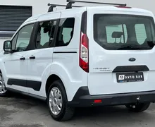 Notranja slika - Ford Tourneo Connect - 1.5 TDCi+R.KAMERA+PDC+KLJUKA+NOSILCI... - 8 - Predogledna slika