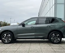 Notranja slika - Volvo XC60 - B5  P  AWD Plus Dark 3 leta garancije + 3 servisi - 8 - Predogledna slika