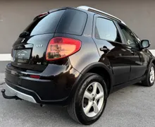 Zunanja slika - Suzuki SX4 - 4x4 2.0 DELUXE 1.LASTNIK MULTIMED. GRETJE SED ACC. - 5 - Predogledna slika