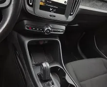 Zunanja slika - Volvo XC40 - 1.5T2 Momentum Core AUTOMATIC-FULLLED-NAVI-KAMERA - 19 - Predogledna slika