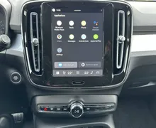 Notranja slika - Volvo XC40 - B3 P Core AT DCT 3 leta garancije + 3 servisi... - 17 - Predogledna slika