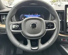 Notranja slika - Volvo XC60 - B5 P AWD Plus Dark Avt. - 14 - Predogledna slika