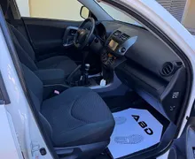 Zunanja slika - Toyota RAV4 - 2.2 D-4D . LASTNIK VLEČNA KLJUKA LETNO JAMSTVO - 9 - Predogledna slika