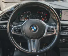 Zunanja slika - BMW - 118i M Sport-LED-HUD-PANO-LC PRO-KAM-17C - 13 - Predogledna slika