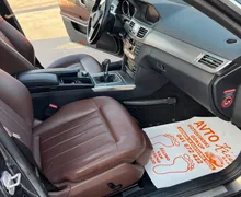 Notranja slika - Mercedes-Benz E-Razred - E 200-LED-ŠIBEDAH-NAVI-USNJE-GRETJE SED-PDC... - 12 - Predogledna slika
