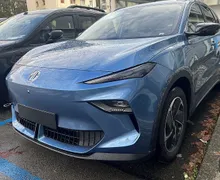 Zunanja slika - MG MGS5 EV - Luxury 64kW 7 let tovarniške garancije NA ZALOGI - 3 - Predogledna slika