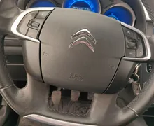 Notranja slika - Citroën C4 - 1.6 e-HDi 6 PRESTAV-NAVIGACIJA-TEMPOMAT-ODLIČEN - 10 - Predogledna slika