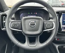 Notranja slika - Volvo XC40 - B3 P Core AT DCT 3 leta garancije + 3 servisi... - 20 - Predogledna slika