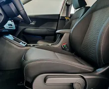 Zunanja slika - Hyundai Kona - EV 48.4kWh PREMIUM-AKT.T-TOPL.ČR-AMBIENT-LED-VIDEO - 9 - Predogledna slika