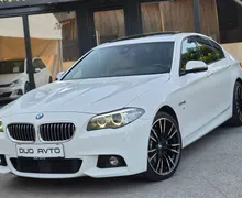 Notranja slika - BMW serija 5: - 520D-XDRIVE-ŠIBEDAH-KAMERA-HEAD UP-USNJE-ACC-SLO - 9 - Predogledna slika
