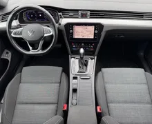 Notranja slika - Volkswagen Passat Variant - 2.0 TDI BMT SCR Business DSG-Vlečna kljuka-Kamera - 10 - Predogledna slika
