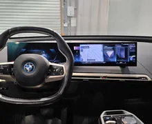 Zunanja slika - BMW iX - xDrive 50 LUFT LASER 360KAM KLJUKA HEADUP 4WS - 7 - Predogledna slika