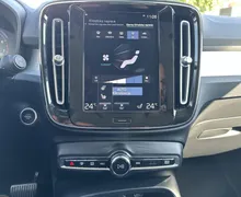 Notranja slika - Volvo XC40 - B4 P AWD Momentum Pro Avt. - 19 - Predogledna slika