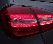 Zunanja slika - Mercedes-Benz GLA-Razred - GLA 180 AVT.-122KM - KOT NOV -NAVI-GRETJE SEDEŽEV - 19 - Predogledna slika